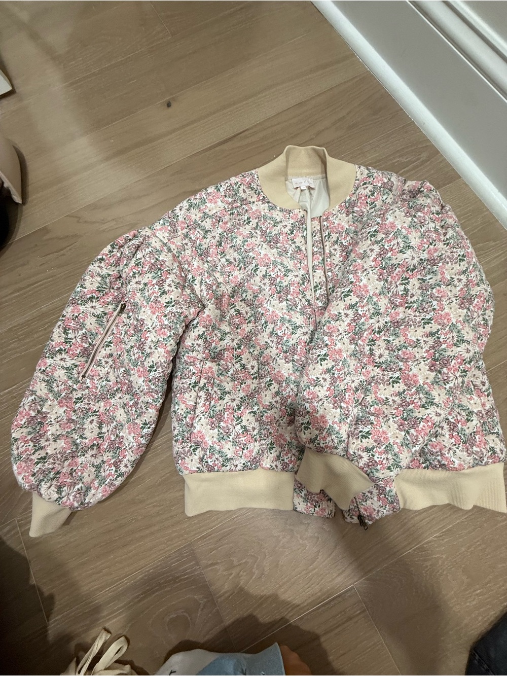 entro Pink Floral Quilted Bomber Jacket - Picture 1 of 5